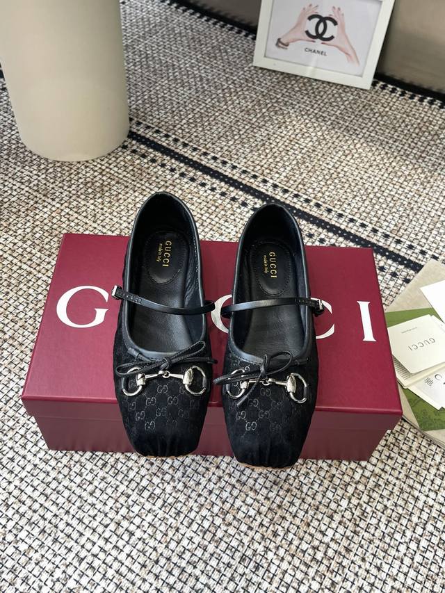 代购级400 gucci开挂玛丽珍鞋子来啦属于 Sabato的第一个爆款来了！虽然Gucci早春Cruise这场都在骂 25最新款马衔扣扣显玛丽珍单鞋法式复古感