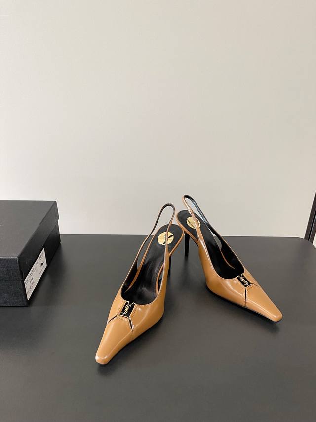 ：420（最高品质） ysl 圣罗兰最新Logo小方头后空高跟单鞋 专柜同步上新 各大明星网红纷纷上脚 款式时髦百搭 简约又高级 把优雅做到极致 上脚女神范爆棚