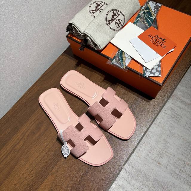 出厂价：310赠送随机搭配丝巾 品牌：Hermes官网最新色系 编号：H01-2024003 颜色：粉红 码数：35-40全码(34 41 42定做不退不换)