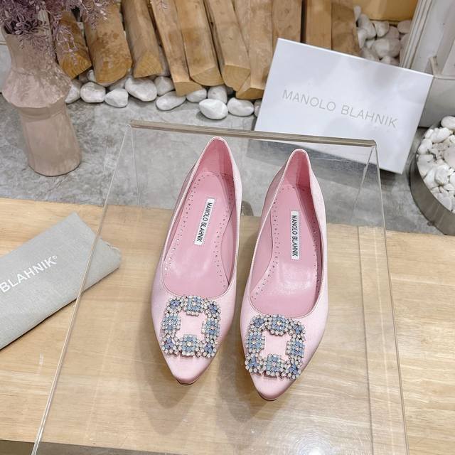【Manolo Blahnik】2024最新升级版—永经恒典款！绝对正品版原购入 超精致一比一零离距打造！用最好料材打造最好鞋子！ 材料：意大利进口纯真面丝料！