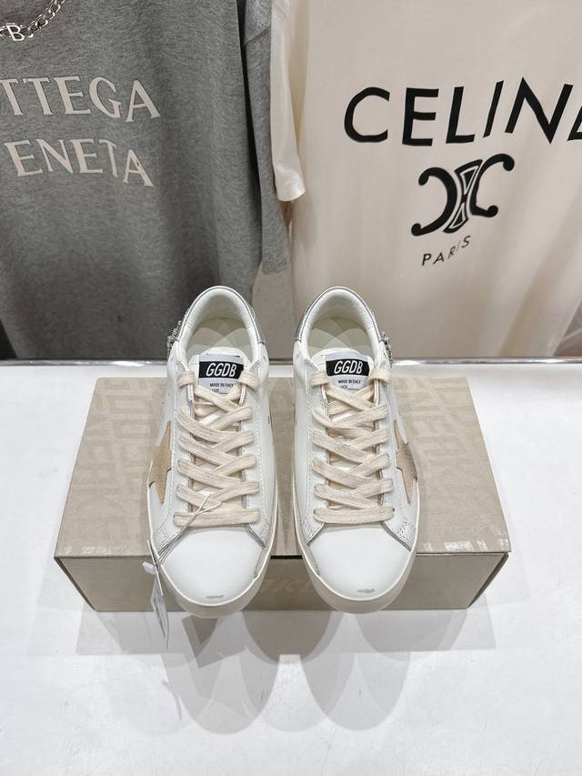 顶级版本 链条款400 Ggdb~~Golden Goose Deluxe Bran d# 全网最好版本不服来比 # ggdb Snerkers系列~~火红程度
