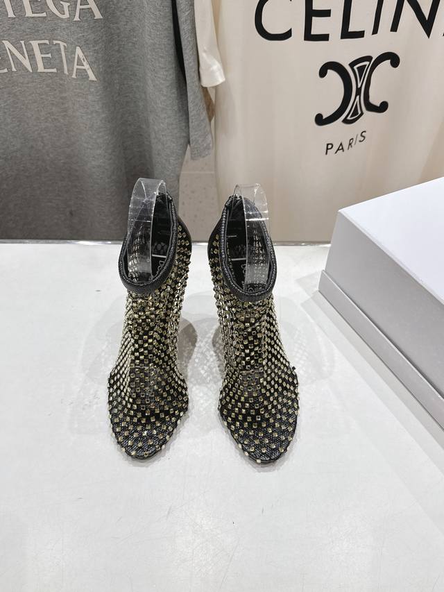 高版本出厂420 & 2025春夏新品高跟凉鞋 dolce & Gabbana...Dg杜嘉班纳时装走秀款凉鞋！ 高级感拉满辣妹风#修长鞋型加上10公分细高跟气