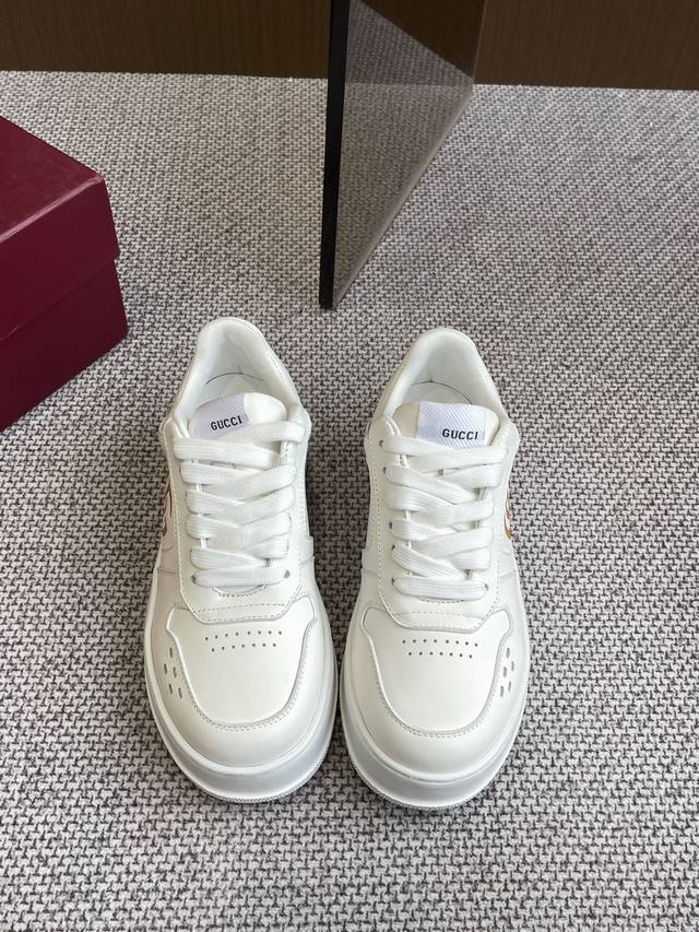 420Gucci 古驰 25Ss新款饼干鞋 小白鞋 情侣款运动鞋 g家品牌经典 结合老爹鞋 小白鞋 小脏鞋 三大经典款元素 演绎出品牌所推崇的运动与休闲相融合的