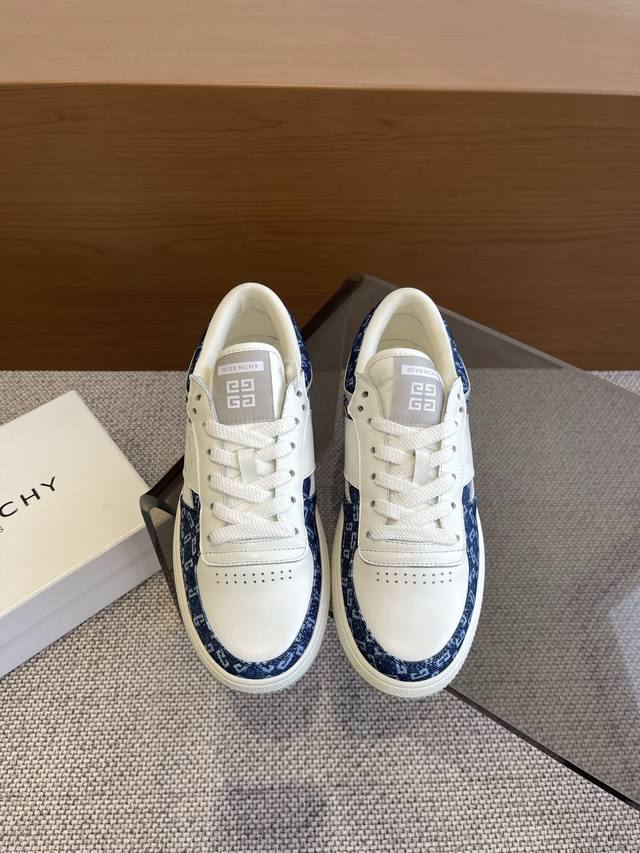 布380 皮400Givenchy纪梵希2025春夏新款小白鞋 男士低帮休闲板鞋 头层牛皮拼牛仔帆布面料 透气舒适 舌压印 Logo刺绣 上脚效果帅气有型 简约
