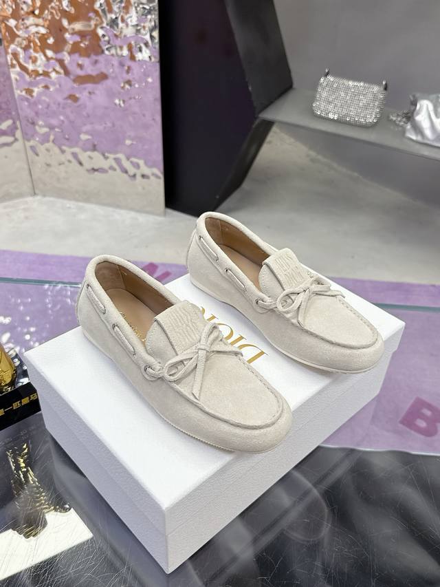 工厂价：330 dior 迪奥春夏新款超轻果冻系列乐福鞋 全新 版面力求打造时尚经典单品 巴黎时装周第一场分量十足的大秀场打造的新品 灵感由D主设计师巧妙结合在