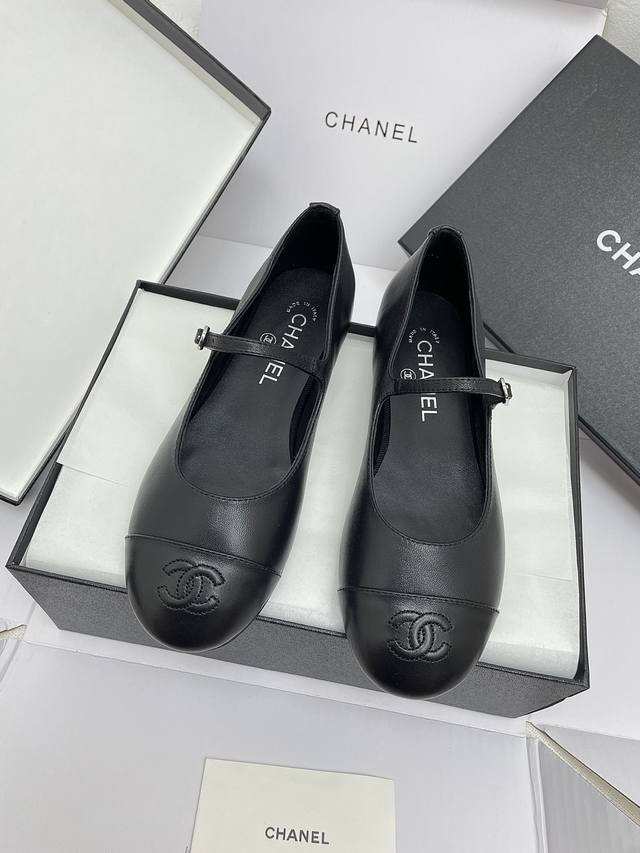 390代购级香奈儿Chanel早春新款一字带拼色平底玛丽珍鞋单鞋 小红书力推款，怎么搭配都好看，时髦精必备，香奈儿女士钟爱简约又难以抗拒系 鞋面:采用原版定制刺