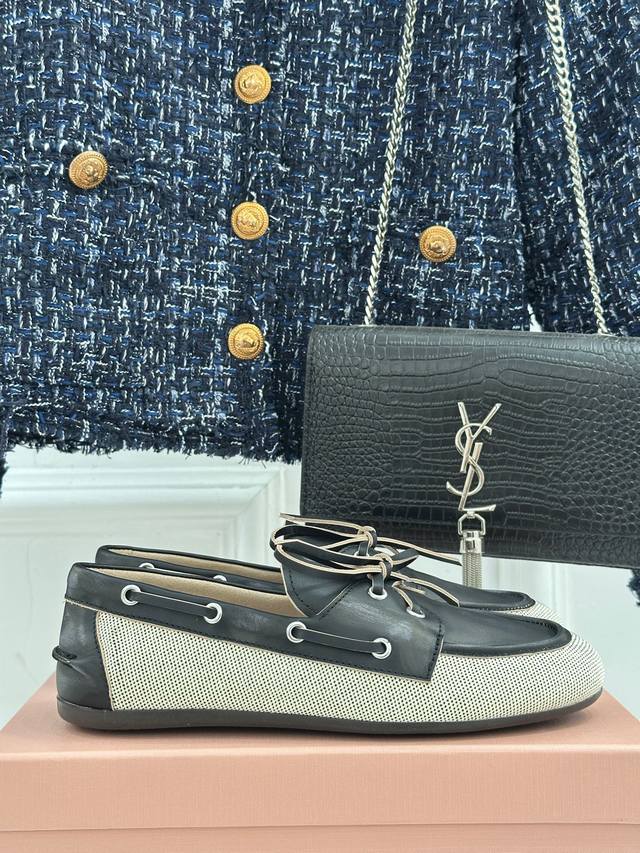 厂价350 miu Miu 25S早春复古擦色 系带走秀款小皮鞋乐福鞋 鞋面采用进口小牛皮 內里踮脚混种羊皮 原版开模定制大底 size： 35-39（40定制
