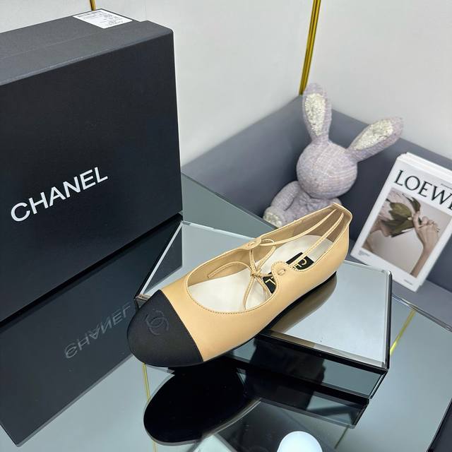 出厂价P350 chanel 香奈儿小香2025P 早春米兰走秀款超火蝴蝶结绑带玛丽珍鞋 平跟平底单鞋 小香C家超级性感的一双平底小单鞋 单穿配个小袜子都非常出