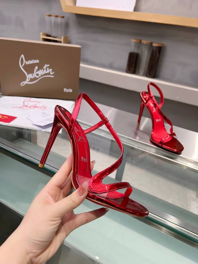 350 christianlouboutin路铂廷 Cl红底鞋‖ 全球限量！来自拉斯维加斯的祝福灵感来自拉斯维加斯的炫彩霓虹 手工制作，精致工艺收藏级作品 绝对