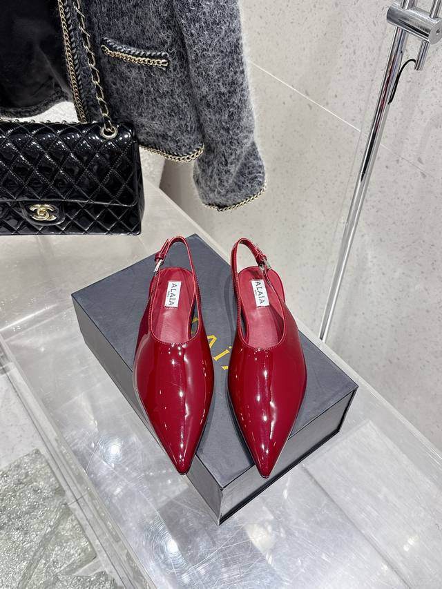 350 alaia 阿莱亚夏季凉鞋新品 正品购入开发、完美复刻一比一做法、经典的线条设计、炒鸡百搭的一款弹力靴 网红博主小姐姐们的挚爱，社交平台的各种夸赞，人气