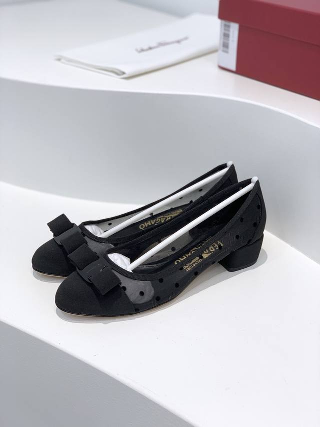 工厂价 350 sf Salvatore Ferraga*O 菲拉*慕春夏新款波点网纱面圆头高跟中跟平底芭蕾舞单鞋鞋面采用原版定制植绒圆点网纱，富有柔美气质的透