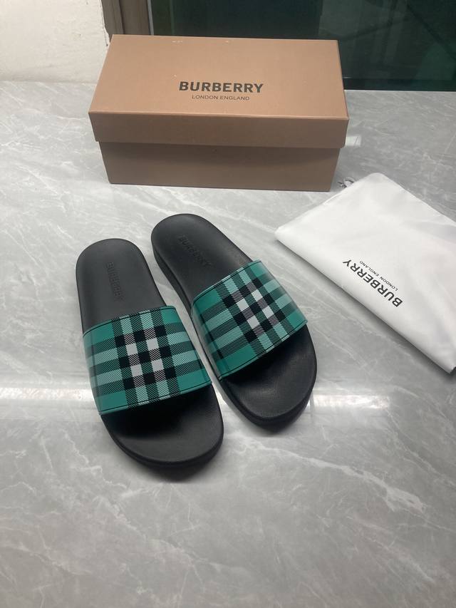 130￥Burberry巴宝莉新色平底鞋拖鞋休闲拖沙滩鞋一字拖鞋 码数：3646