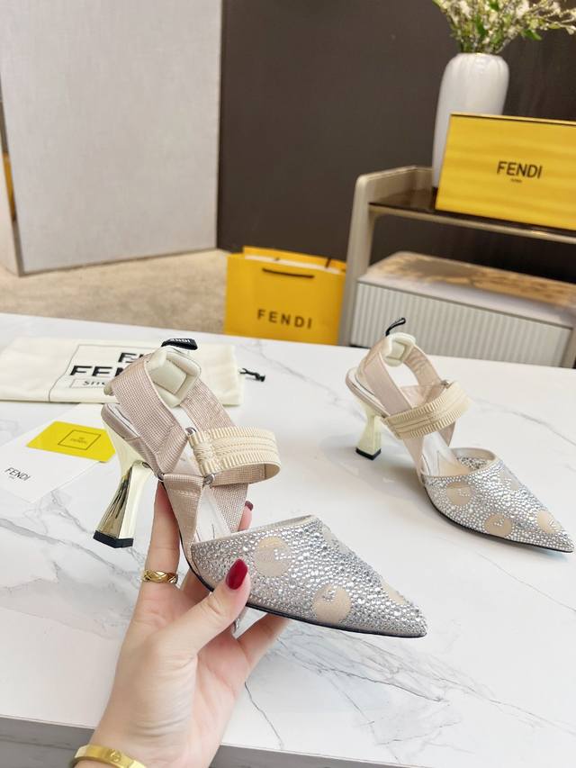 35-40 （41、42定做) 真皮大底 跟高5.5/8.5 p350