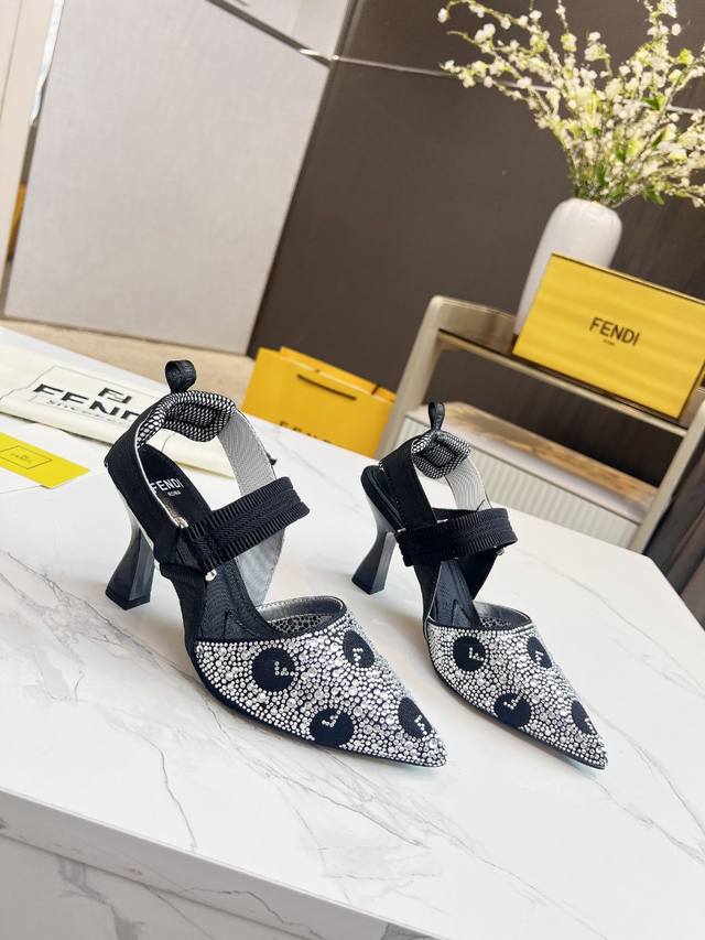 35-40 （41、42定做) 真皮大底 跟高5.5/8.5 p350