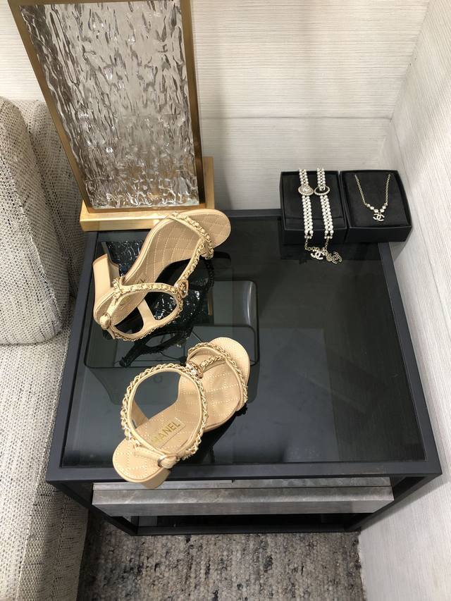 出厂价P380 顶级 品质2025爆款跟鞋 混种羊皮面穿皮条链条 小羊皮内里/垫脚 进口真皮大底一比一开模跟 Size：35-41(40/41定做不退换) 原版