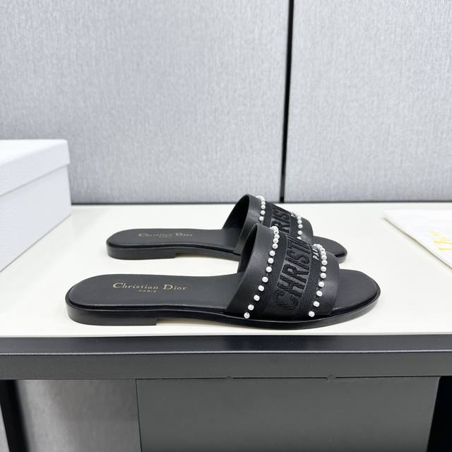 d家2025 dway 春夏新款一字拖拼色女鞋 Cd字母Logo立体镂空平底凉鞋 市面顶级版本 材质:鞋面原版一致高温水溶棉质电绣羊皮+水染羊皮内里+意大利真皮