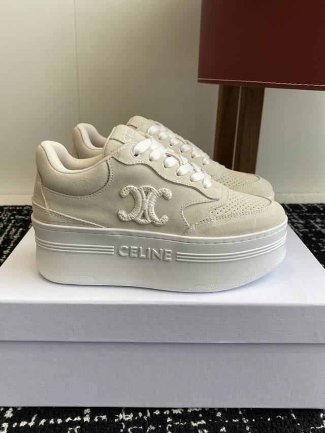 代购级400 celine思琳赛琳Celine Runner 动鞋鞋舌和鞋后帮饰有Celine标志运动鞋 鞋后帮和侧面压印Celine标志厚底面包鞋2025春夏