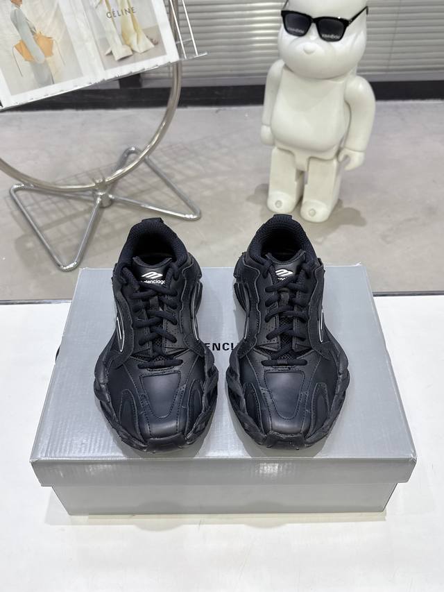 顶级版 P570 Balenciaga 巴黎世家最新爆款 Sneaker系列 休闲 老爹鞋 运动鞋 对时尚的热爱与执着.也让我们感受到了时尚背后所蕴含的深刻内涵