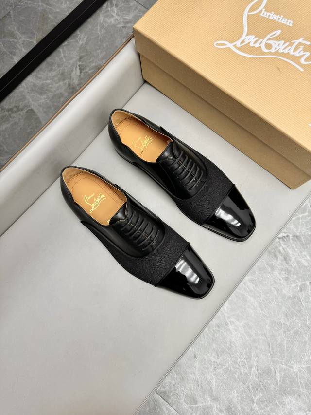 christian Louboutin（Cl）高品质男鞋 面料选用进口小牛皮/牛仔布/开边珠，牛皮内里，意大利进口真皮大底 码数：39-44（38，45，46定
