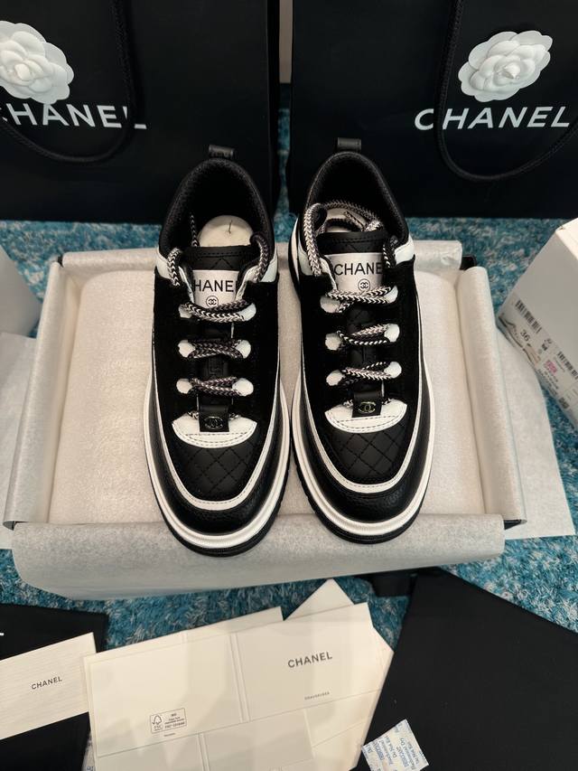 牛货 430 size：35-36-37-38-39-40 chanel丨香奈儿25C 菱格熊猫运动板鞋 一眼就爱上的款式 和银角大王相似的鞋型 爆款潜质啊！非