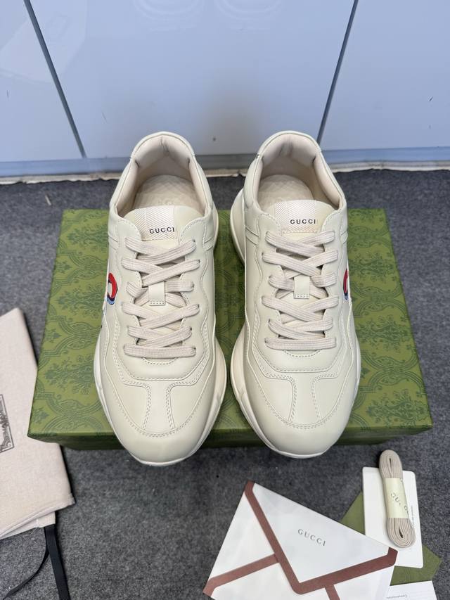 代购级别！590 gucci古奇老爹鞋情侣款 做旧皮革角状复古慢跑鞋 消退的巴黎世家姥爷潮，迎来时尚界潮流领军Gucci老爹鞋 原鞋开模 意大利手工代工厂原楦