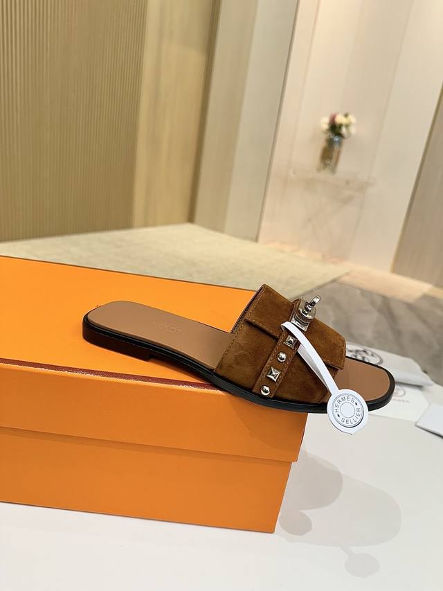 爱马仕Hermes，真皮大底 出厂价350顶级版本！原版开发 鞋面：羊猄牛皮 内里垫脚 羊皮 大底：意大利真皮大底 码数：34-43注 34 41 42 43