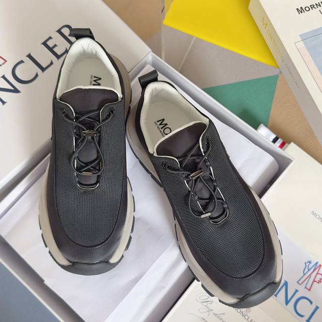 顶级版本：男款390 moncler 盟可睐/蒙口 户外 休闲 运动鞋 老爹鞋 原版购入开发 做货 运动鞋旨在陪伴您在温暖的天气进行户外活动，是我们标志性运动鞋