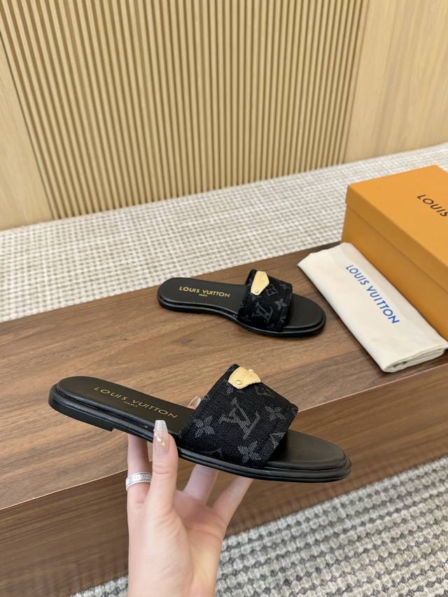 v家25季新款上市，6个颜色工厂现货35-43码 橡胶底 P220 皮底加40