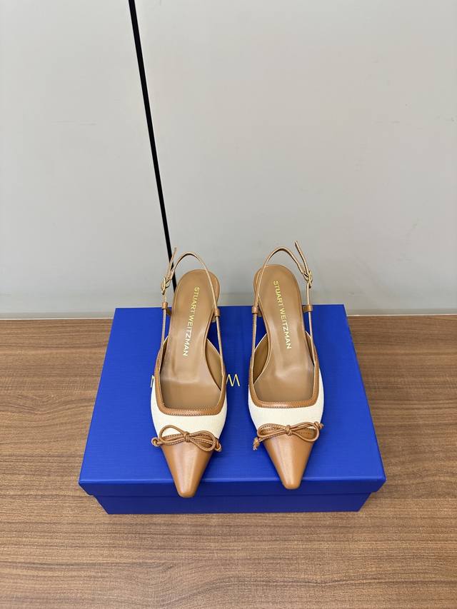 stuart Weitzman ｜Sw 25Ss早春新款猫跟撞色法式凉鞋 P400 今年最火的鞋款！仙女必备款式！ 这款凉鞋简直就是为夏天量身定做，5Cm法式小