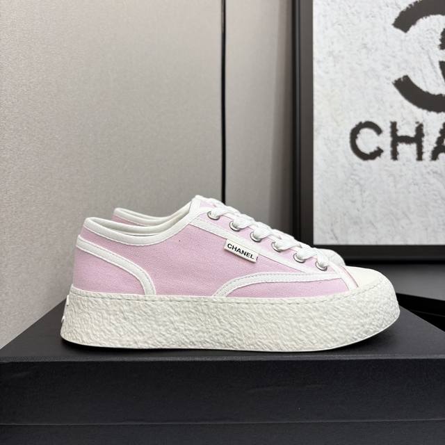 chanel.Vintage 香奈儿2025早春新款 中古运动厚底饼干鞋休闲鞋太有范儿了 复古Coco女鞋.一直以来异常的盛行. 这款致敬经典系列！ 上脚超好看