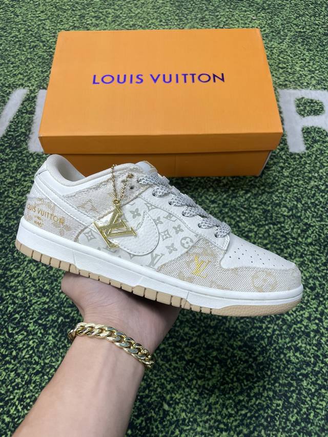 400 现货 纯原版 可退换 nk Sb Dunk Low Lv联名 纯原大厂出品 极力推荐 顶级版本 原装头层材料 独家版型蒸餾加工 帶來的是更好的视觉和脚感