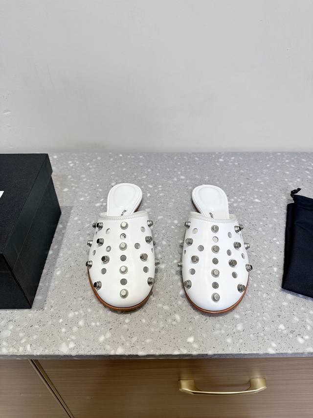 360Alexander Wang 亚力山大王 25Ss春夏 新款 柳丁鞋 拖鞋 个性御姐风 超有质感 爱了爱了 该款设计简约上脚时尚舒服 夏季不可缺少的一款大