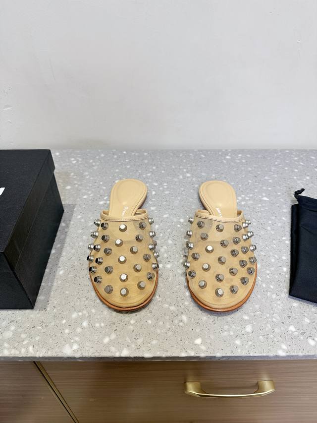 360Alexander Wang 亚力山大王 25Ss春夏 新款 柳丁鞋 拖鞋 个性御姐风 超有质感 爱了爱了 该款设计简约上脚时尚舒服 夏季不可缺少的一款大