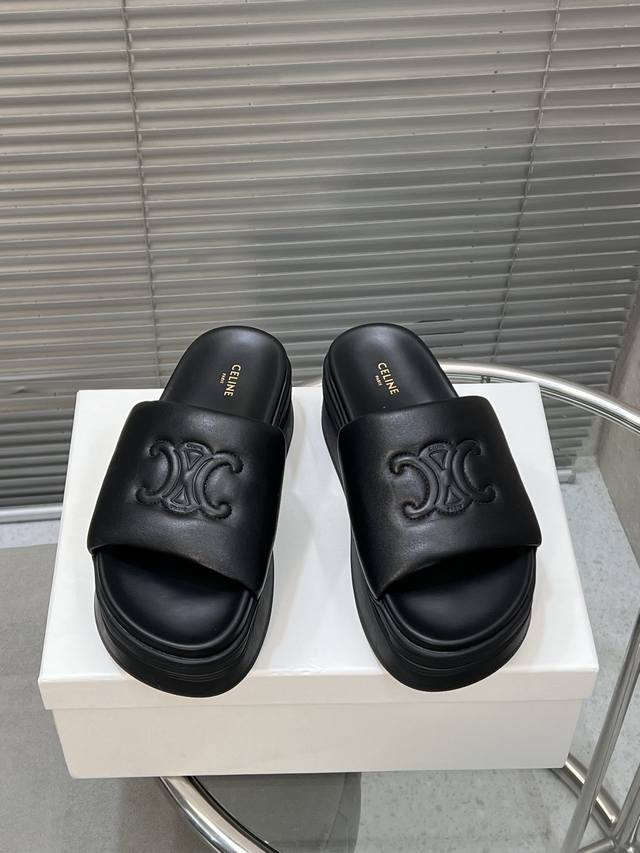 出厂价350 Celine 厚底增高拖鞋 矮个子福音，上脚瞬间增高5.5Cm 妥妥的长腿福利 原版羊皮面料原版开模大底 码数：35-39（40定）