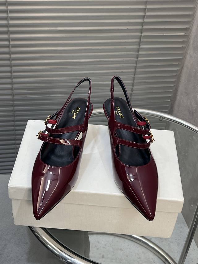 出厂P350 celine 思琳新款凯旋门双扣猫跟凉鞋/单鞋 鞋面：开边珠牛皮/羊皮 内里：原版羊皮内里 大底：原版进口真皮大底 跟高：7Cm 码数：35-42