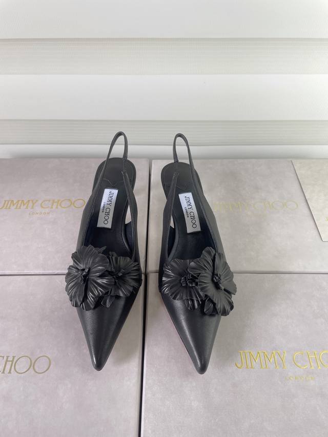 jimmy Choo 新季最新蝴蝶结小猫跟鞋今年限定款 当红巨星金晨同款高跟单鞋/凉鞋，时髦百搭Nice单品 这款羊皮大蝴蝶结采用纯手工重工打造，将J家的典藏设