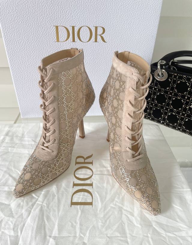 dior·迪奥 2025早春走秀新款Bling...Bling...水晶短靴，顶级代购版本 capture系列高跟女鞋 明星同款水钻方头藤格纹图案猫跟拖凉鞋！独