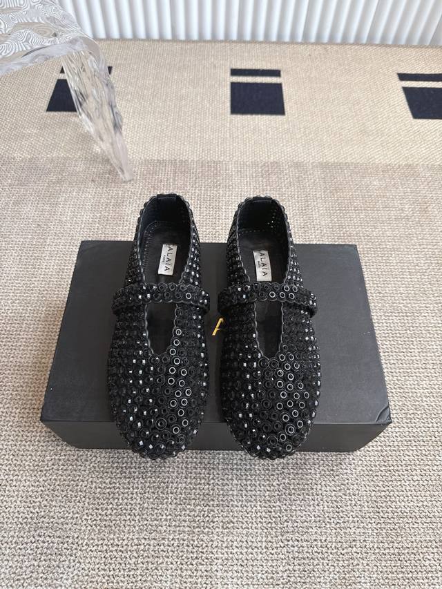 440Alaia 25Ss 春夏 芭蕾舞鞋 法国高端一线高定品牌Azzedinealaia：时尚界最后的手艺人 只忠于展现女性身体曲线的裁剪之王 始创于1979