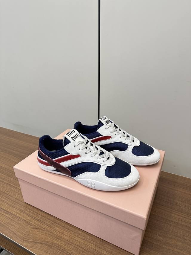 顶级版本Miumiu 2024秋冬新品情侣款撞色网布休闲德训鞋 升级版P350（男码+10） miu Miu 缪缪大秀上爆出的这双球鞋 后全球各大代购官网火爆上