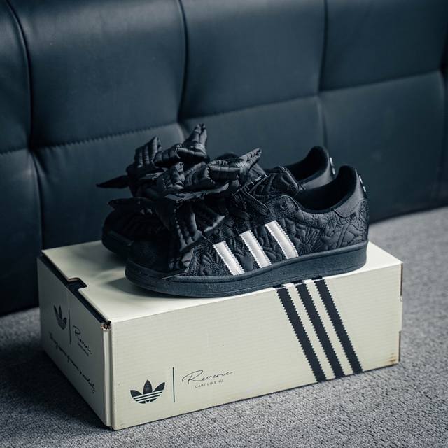 270 阿迪达斯Adidas三叶草 Originals Superstar贝壳头系列低帮经典百搭休闲运动板鞋 尺码：35 36 36.5 37 38 38.5