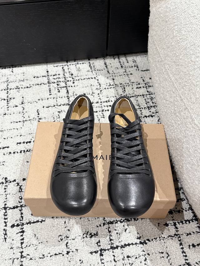 390 lemaire 潮牌 25/ 春季新款 德比 芭蕾舞 平底鞋 极简随意，低调有品，处处散发着迷人的气质，一双高级又实用的小皮鞋用这种随意又慵懒的方式表达