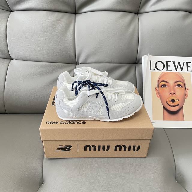 橙子出厂价180，男码+10 miu Miu New Balance联名款 Nb复古休闲运动鞋 德训鞋阿甘鞋 情侣款 新色 做旧 经典Nb530运动鞋中汲取灵感