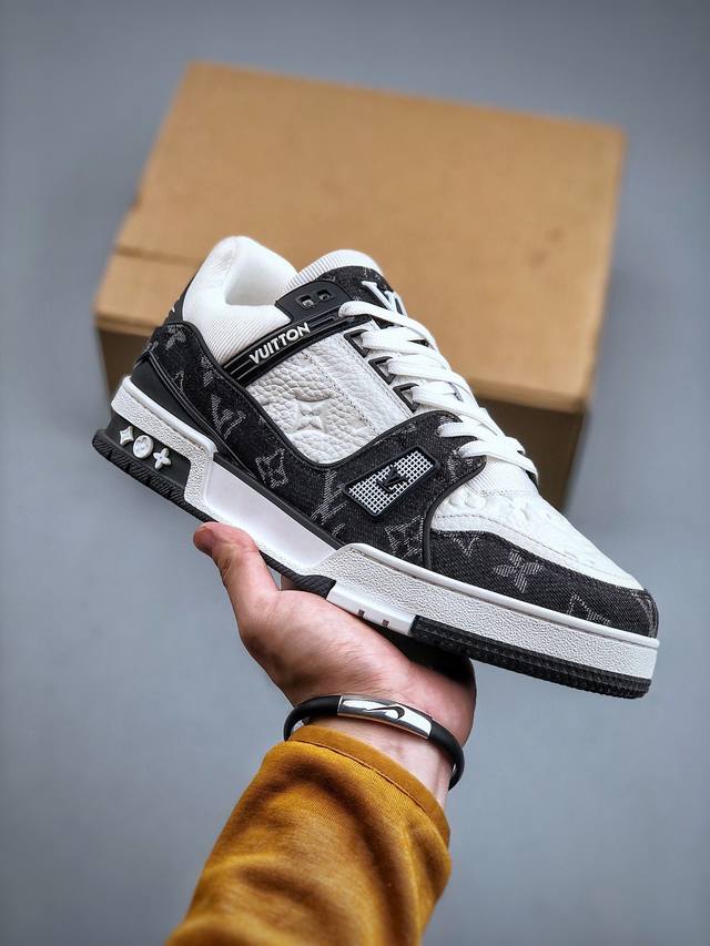 橙子出厂价340 louis Vuitton 路易威登 Lv Trainer 情侣款运动鞋板鞋 休闲复古篮球鞋 从复古篮球鞋汲取灵感，打造备受青睐的 Lv Tr