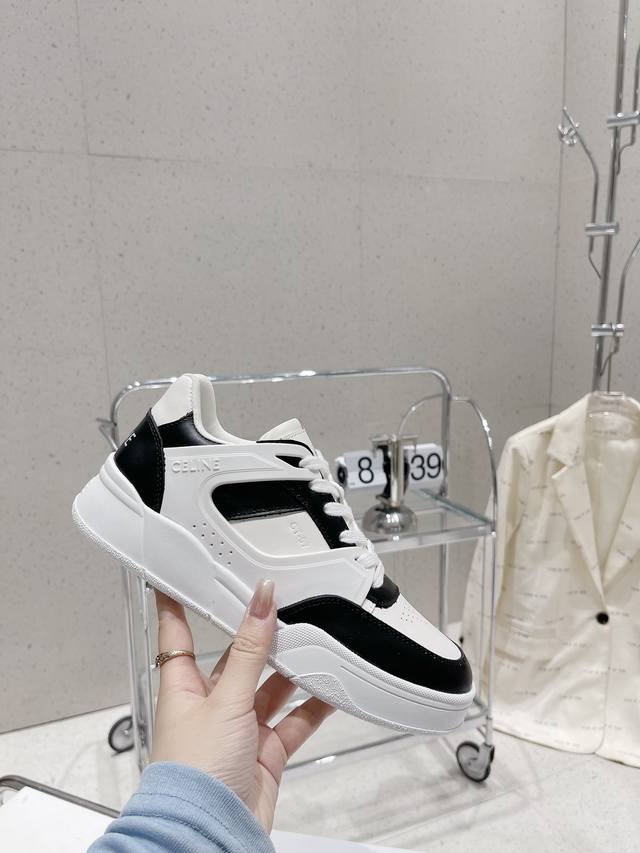 橙子出厂价210 celine 赛琳 厚底运动鞋 休闲鞋板鞋 拼色小白鞋 情侣款 充满街头感的一双鞋子，拼色设计非常赞，这款鞋有它自己独特的设计，皮革鞋面非常好