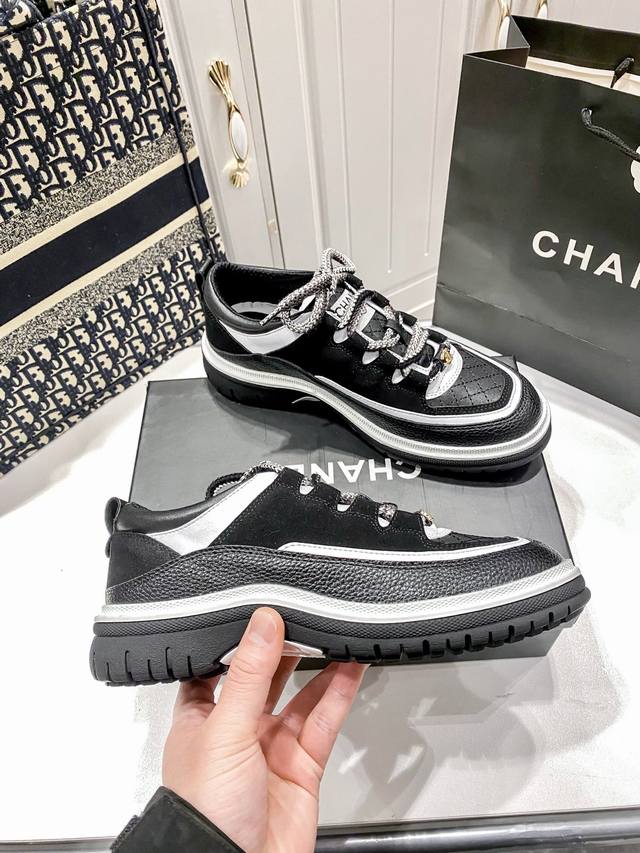 出厂：220 - 【35-40 ——顶级版 正品开发 一比一复刻—— chanel香奈儿 2025C 米兰走秀爆款厚底运动鞋 小香早春新款 双C方圆头系带休闲鞋