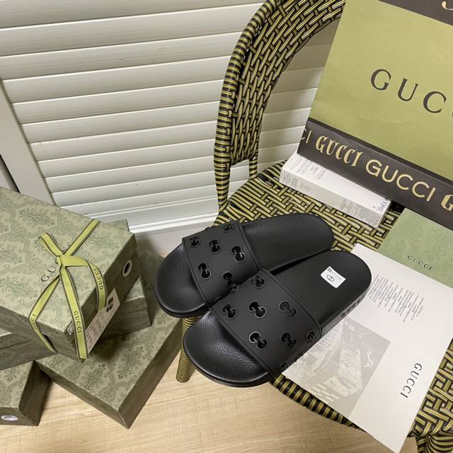 橙子出厂价90 gucci 古驰春夏新款 沙滩拖鞋 平底拖鞋 一字拖 情侣款 码数：35-46