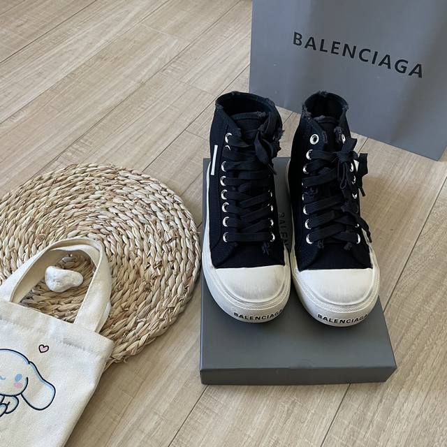 出厂：160 （高帮） balenciaga 巴黎世家2025顶级专柜 全新Paris休闲帆布鞋 复古做旧风格 以崭新视角演绎“中古风” 专柜同步 明星穿搭 原