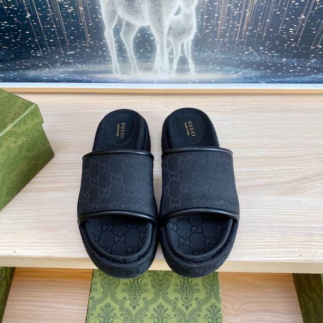 出厂 情侣款 Gucci 厚底经典Gg厚底凉拖鞋 拉腿增高神器 Zp 一比一还原，所有细节 材质 舒适度 全部跟原版一样了 复刻度98%。码数：35-44