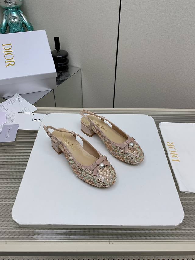 出厂 高版本 Dior 迪奥 25 早春新品专柜主打新款Dior Ballet 露跟藤格纹粗跟凉鞋硬货上新 代购级别 高级感十足 国内外博主刷爆的一款 复古又时