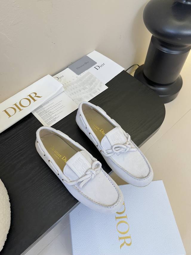 Dior 迪奥25Ss春夏新款 Miss Street 乐福鞋 太古汇原版6900购入开发 顶级版本 全新 版面力求打造时尚经典单品 巴黎时装周第一场分量十足的
